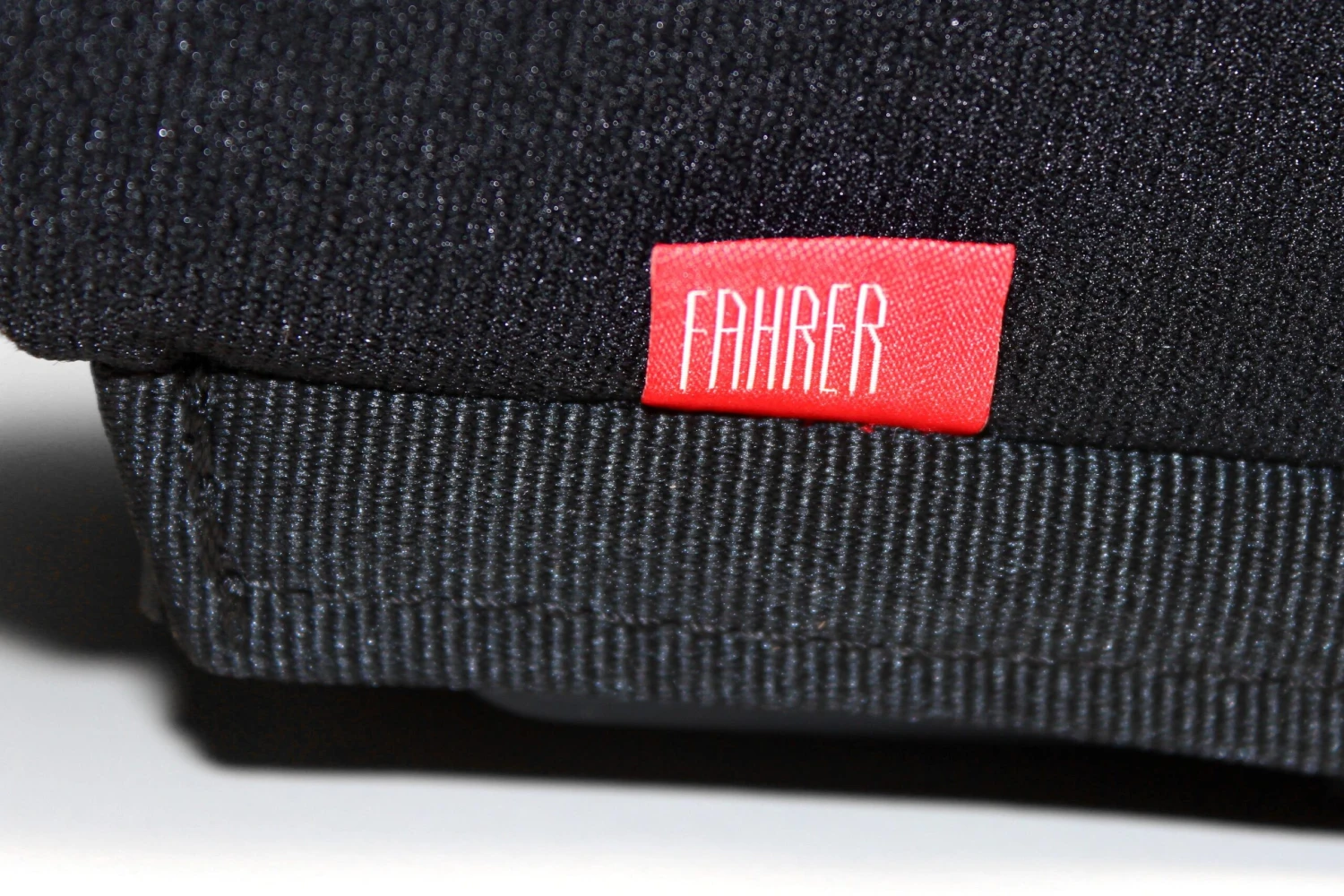 FAHRER Neopren Schutzhülle Cover - Gepäckträger-Akku - Bosch Active / Performance 4 FAHRER Neopren Schutzhülle Cover - Gepäckträger-Akku - Bosch Active / Performance – Bild 2